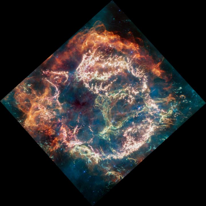 El Webb capta la explosión de una estrella a 11 mil años luz