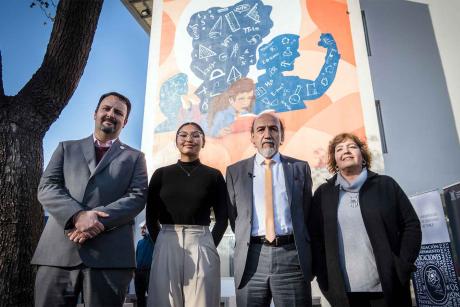 Usach inaugura mural Mujer y Niña en la Ciencia