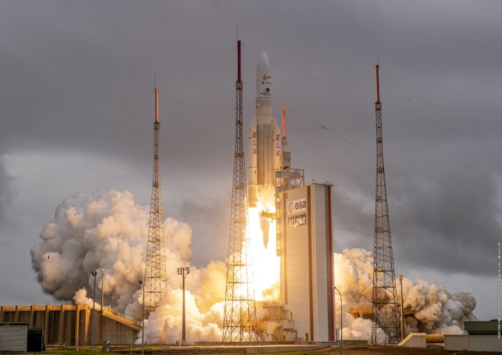 Cohete Ariane 5 intentará hoy su vuelo de jubilación