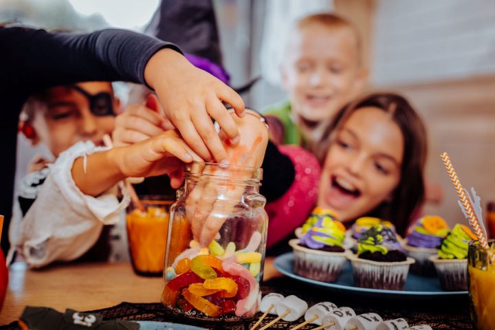 Halloween: ¿Cuántos caramelos deberían consumir los niños?