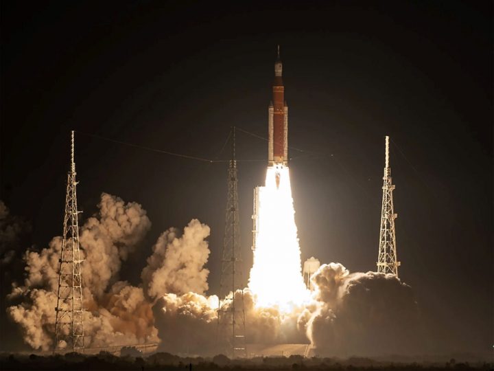 Histórica misión a la Luna desiste por falta de combustible