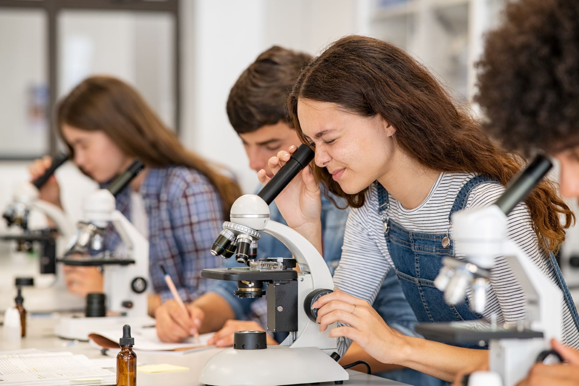 ¿Por qué más mujeres deberían estudiar carreras científicas?