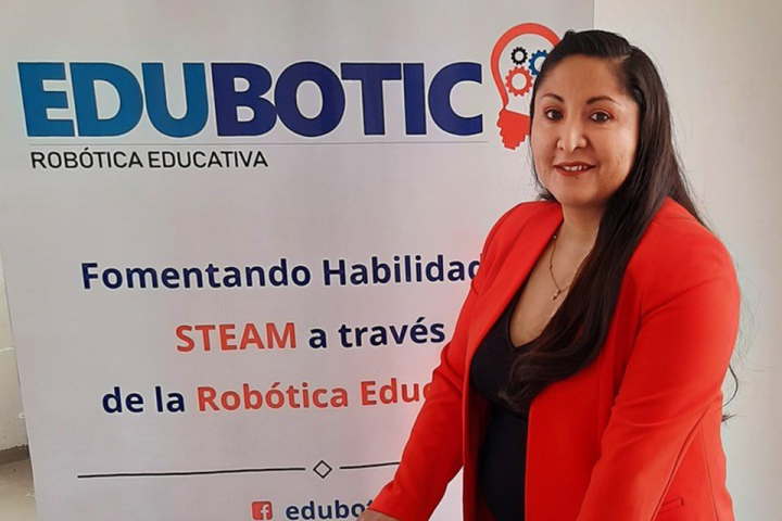 Patricia Olivares: La ingeniera que enseña programación a jóvenes