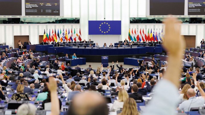 El Parlamento Europeo ratifica la primera ley de inteligencia artificial