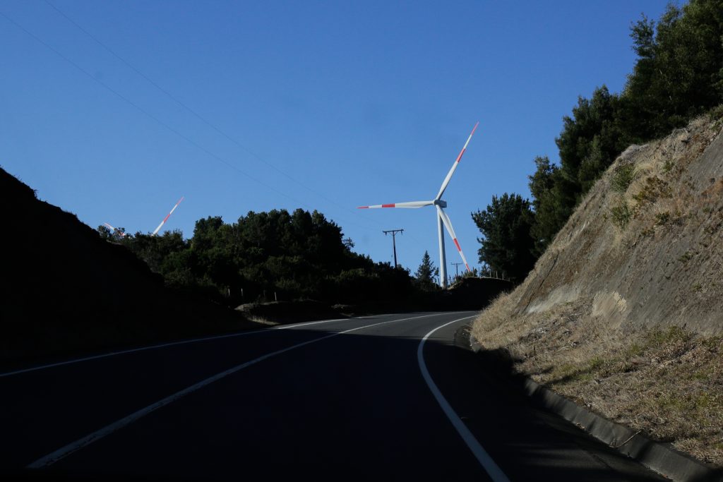 Déficit en transmisión: El obstáculo para el desarrollo de las energías renovables en Chile