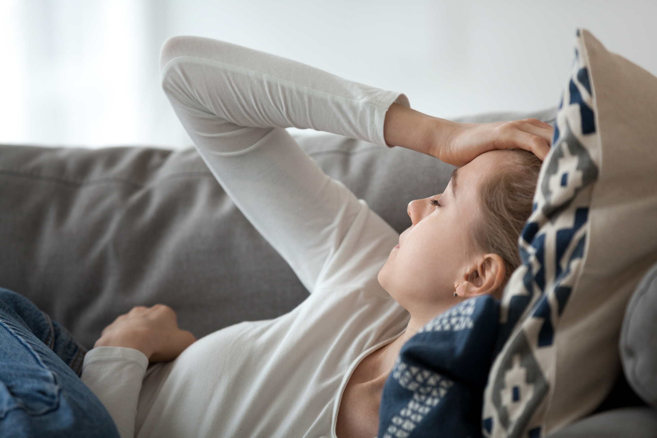 Estudio sugiere que las hormonas femeninas pueden reducir el dolor