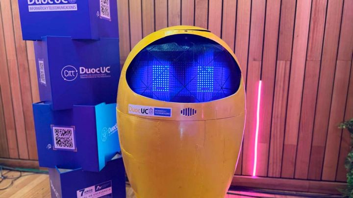 Ideas Aplicadas: Bitty, el robot chileno que asiste y entretiene a estudiantes