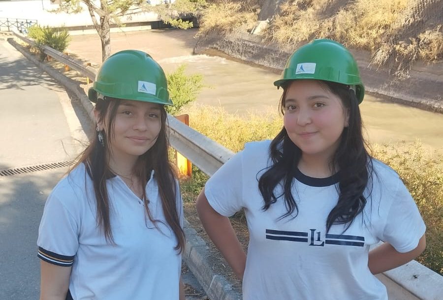 ¡Rumbo a Suecia!: Alumnas del Liceo 1 crean método que descontamina aguas con antibióticos