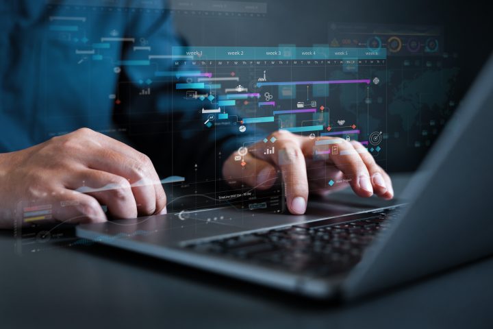 Becas gratuitas para formar especialistas en software: ¿Cómo inscribirse?