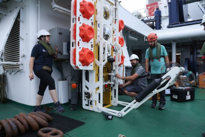 Vehículo de exploración submarina UdeC es destacado en revista científica internacional