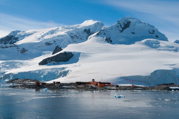 Chile y Noruega firman acuerdo para proteger la Antártica como reserva de paz y ciencia