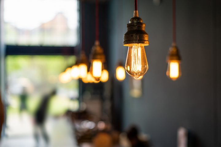 Científicos chilenos crean polímeros que generan electricidad a partir de la luz