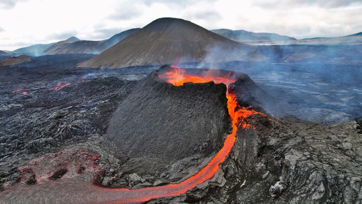 Tierra de Volcanes: ¿Qué rol juegan los volcanes en la formación de litio en los salares?