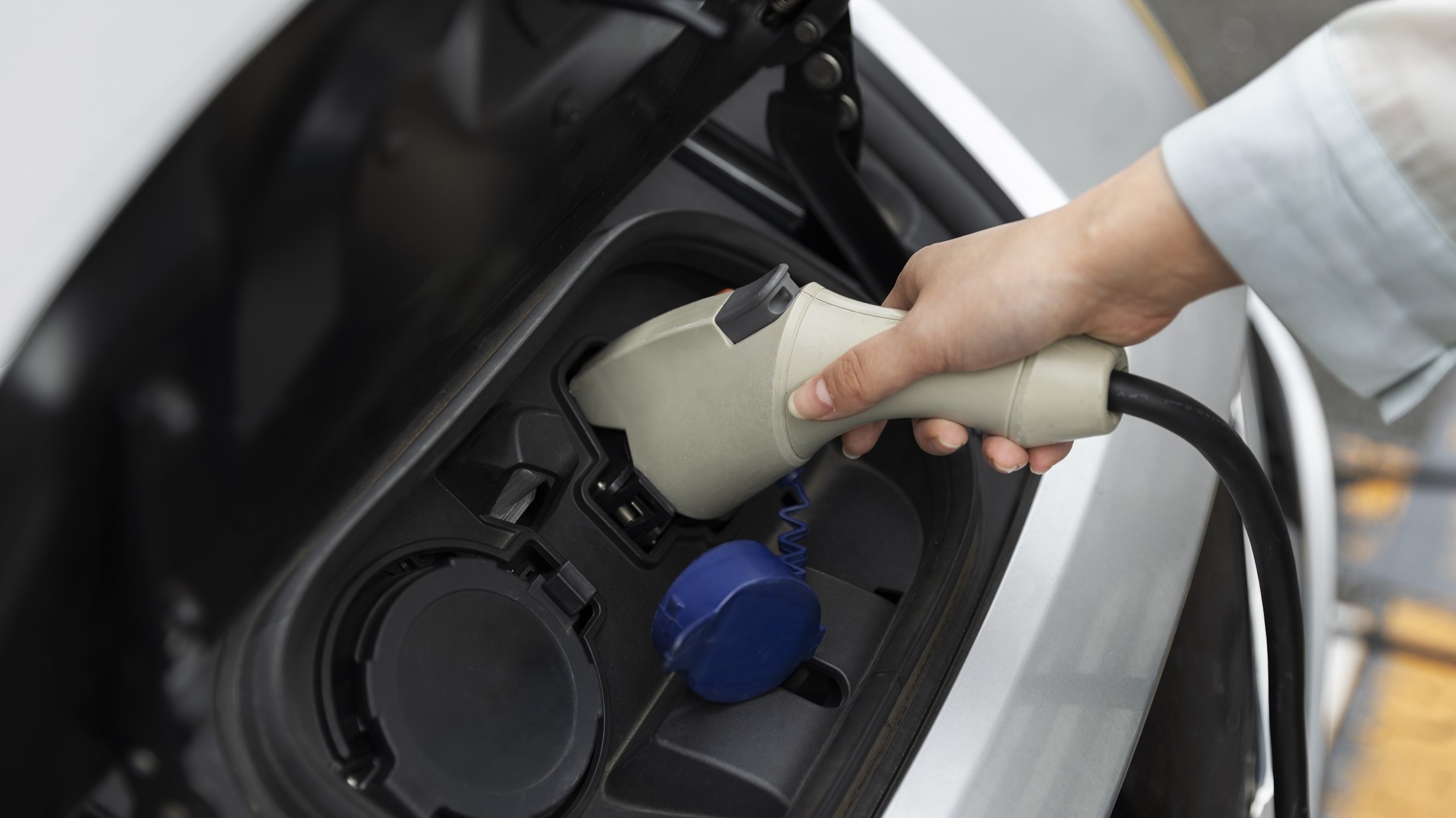 Académico chileno desarrolla innovadora propuesta para reutilizar baterías de electromovilidad