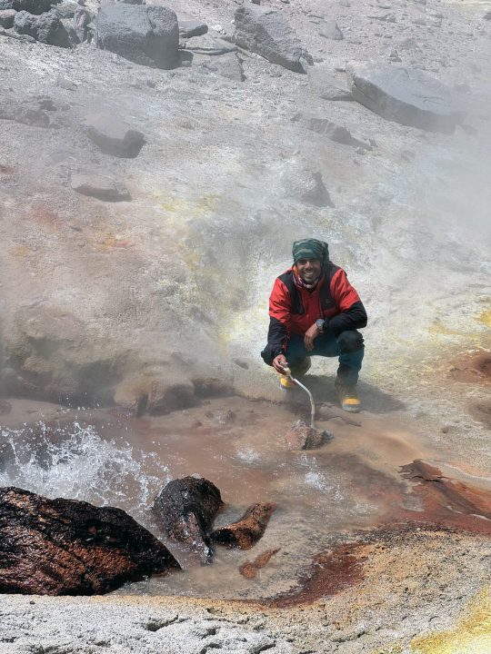 Manuel Inostroza, volcanólogo chileno e investigador de Ckelar Volcanes – UNAB.