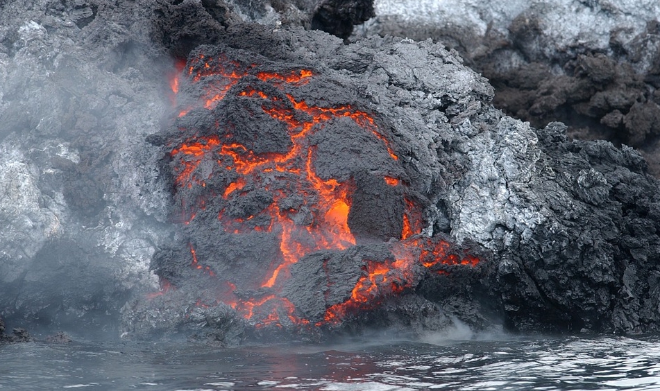 Tierra de Volcanes: Cómo la sismología permite detectar las señales de erupciones volcánicas