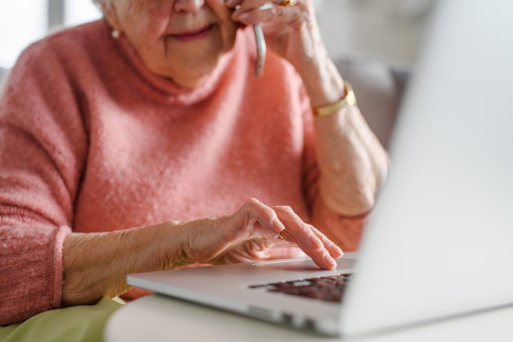 Quida: La startup chilena que acompaña a personas mayores con sensores inteligentes