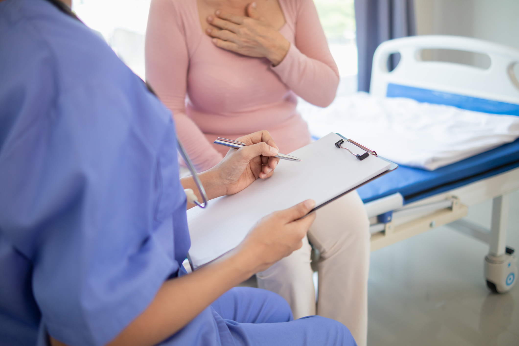 Irritabilidad, ganancia de peso y cefaleas: Los síntomas de la menopausia y sus tratamientos
