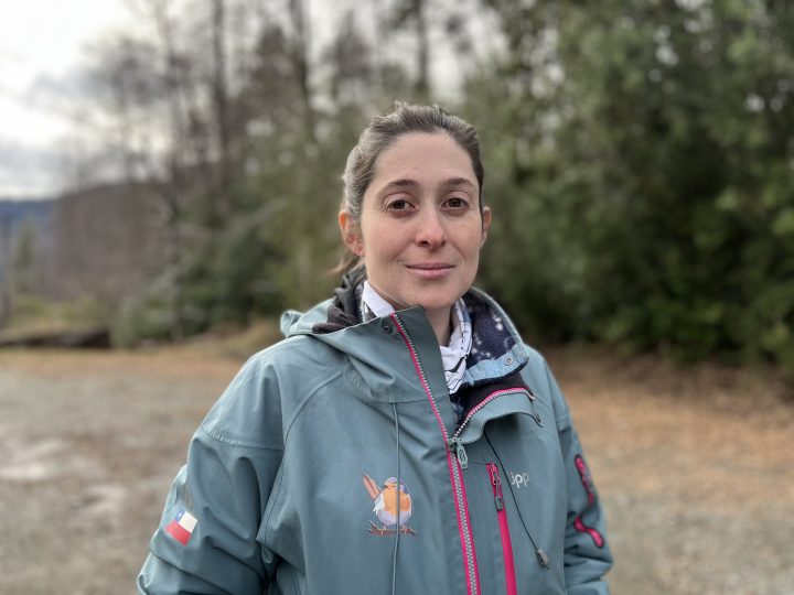Karla Sanhueza: La primera médico veterinaria de huemules de la Reserva Biológica Huilo Huilo