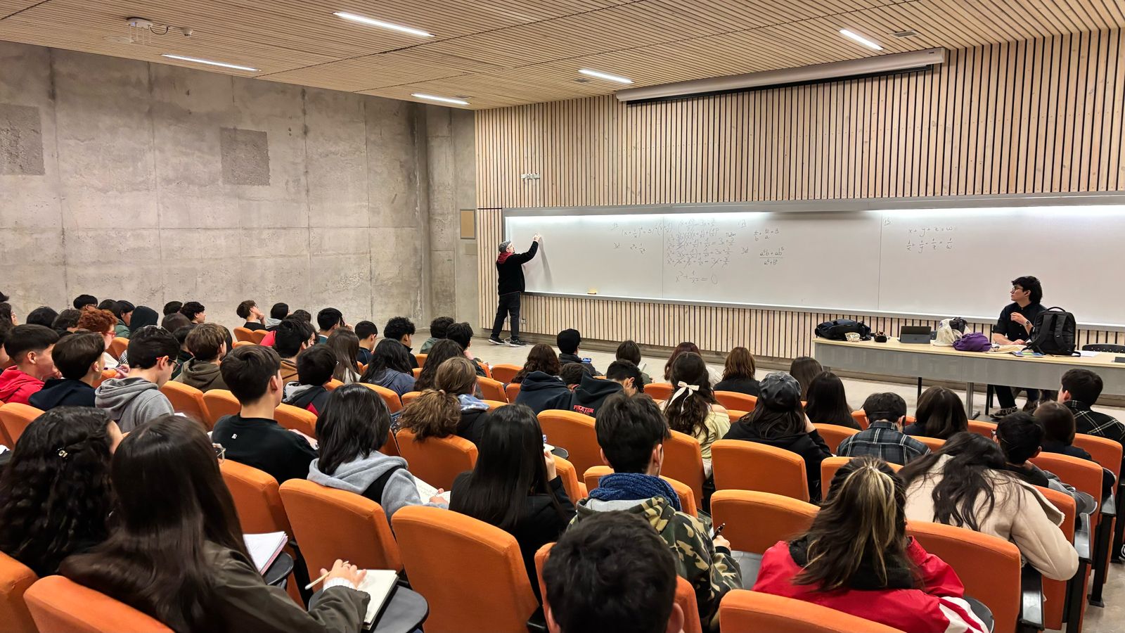 UC entregará 300 cupos gratuitos para Taller de Razonamiento Matemático 2026