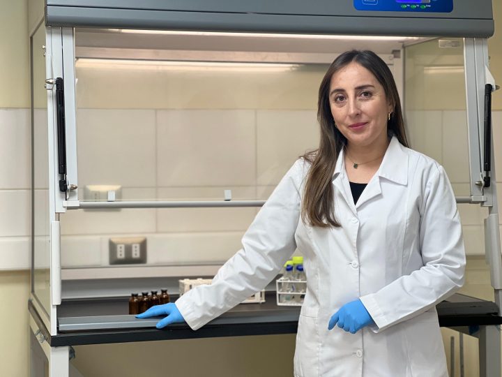 Científica estudia el canelo y hongos antárticos para tratar enfermedades neurodegenerativas