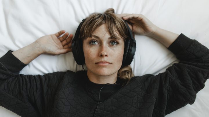 ¿No disfrutas la música? Estudio revela desconexión cerebral asociada a la anhedonia musical