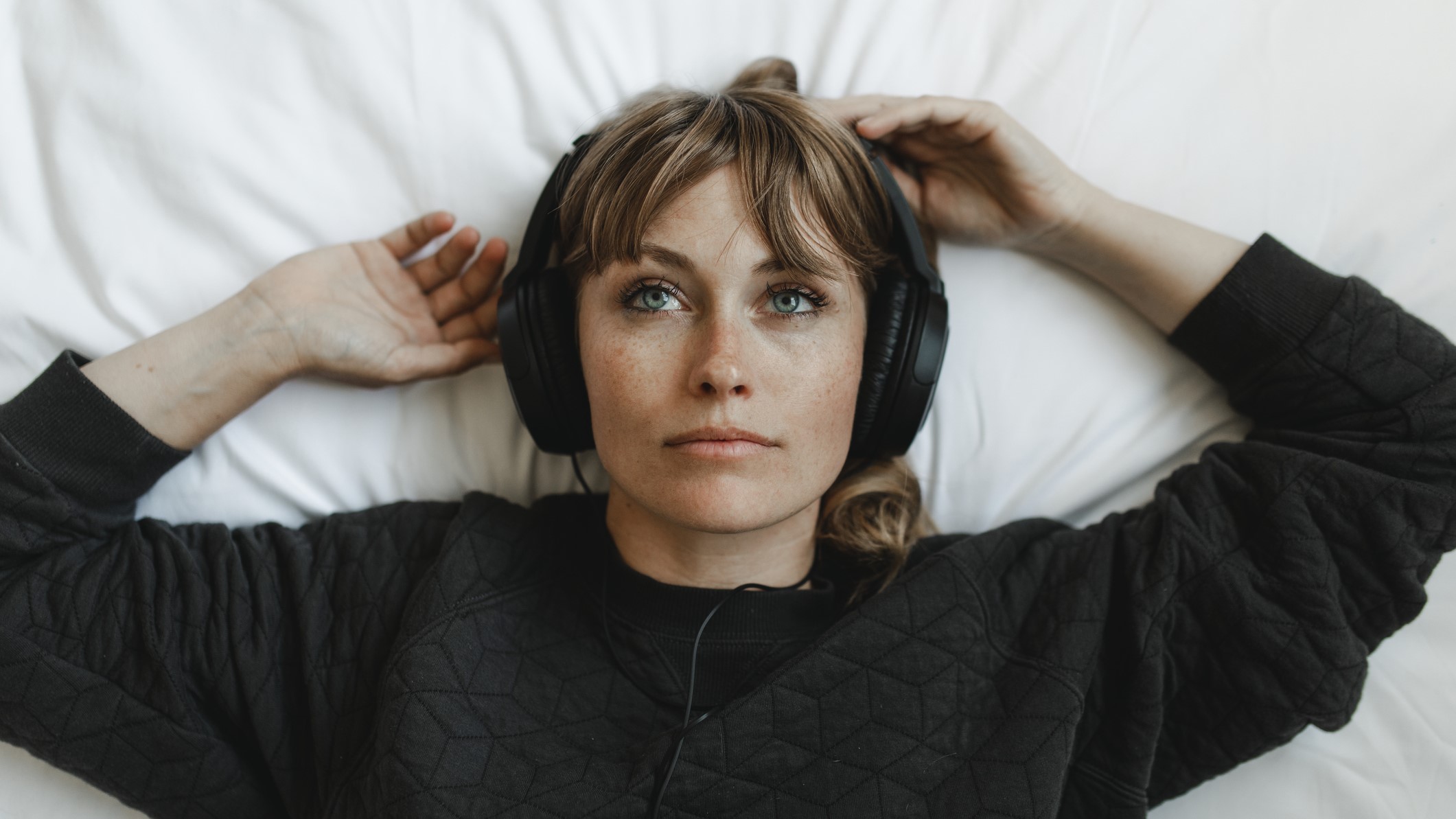 ¿No disfrutas la música? Estudio revela desconexión cerebral asociada a la anhedonia musical
