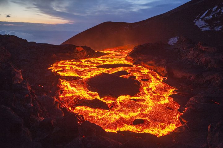 Tierra de Volcanes: Magnetotelúrica, la técnica que revela cambios ocultos en los volcanes chilenos