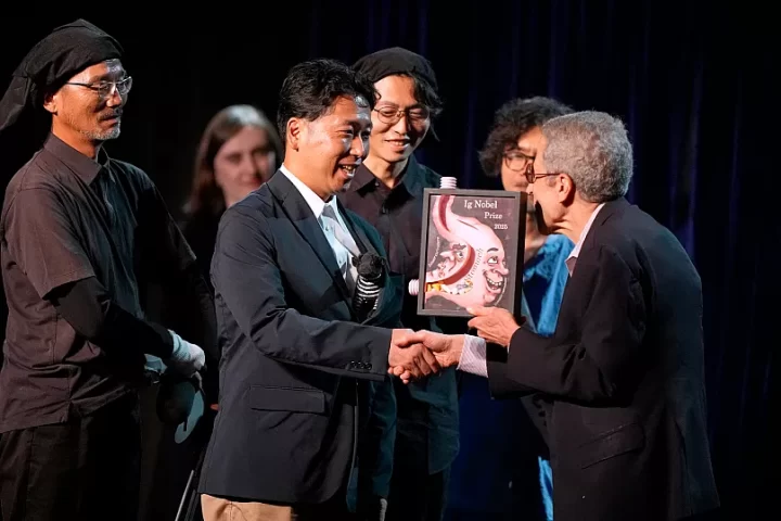 De lenguas a murciélagos borrachos: Los disparatados ganadores de los 'Nobel satíricos'