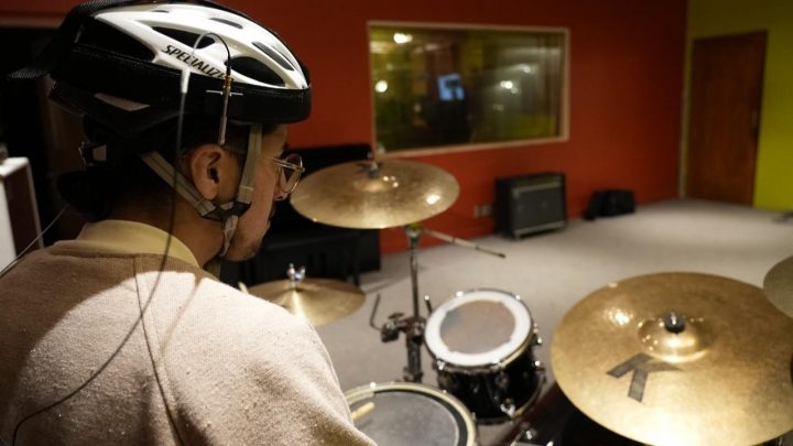 Estudio chileno revela daños auditivos irreversibles en bateristas