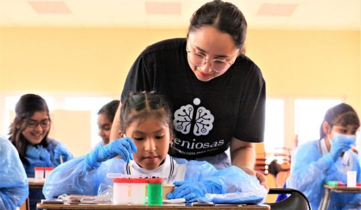 Chilena es seleccionada como una de las cinco mujeres que inspiran en ciencia en el mundo