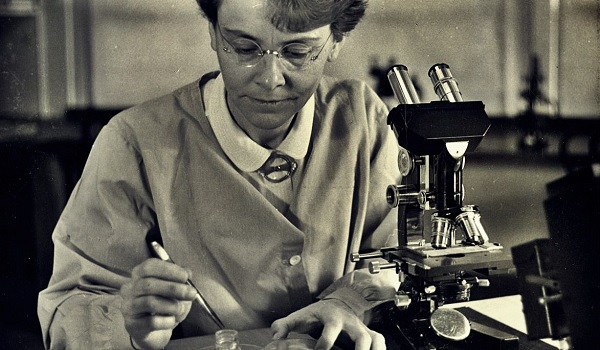 Barbara McClintock: La primera mujer en obtener el Nobel de Fisiología o Medicina