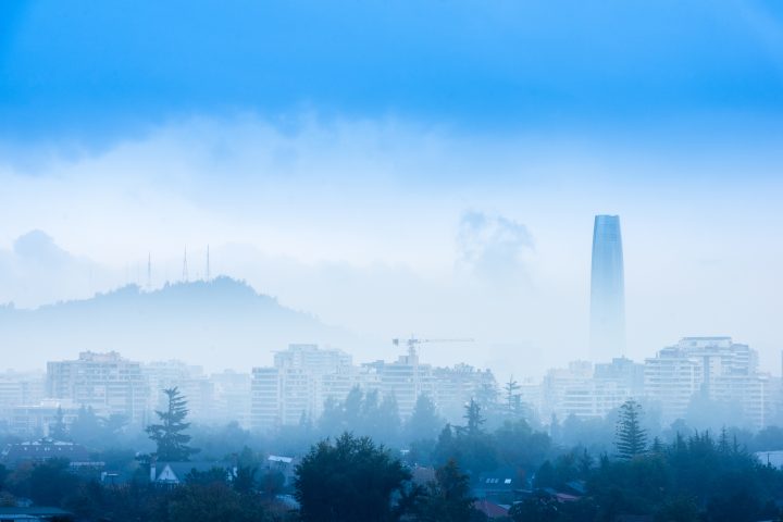 Estudio afirma que la contaminación del aire en Santiago amenaza la salud cerebral y la memoria