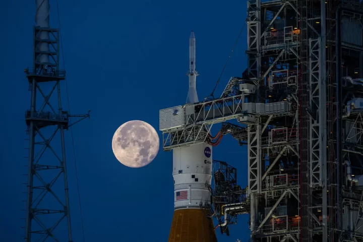La NASA busca acelerar Artemis II: Misión podría despegar en febrero de 2026 rumbo a la Luna