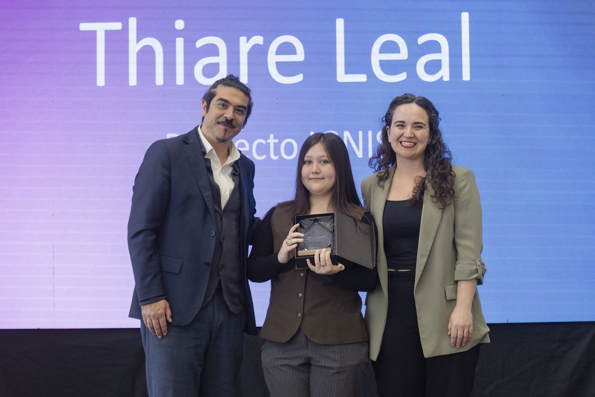 Thiare Leal: Estudiante curicana obtuvo el primer lugar en categoría 