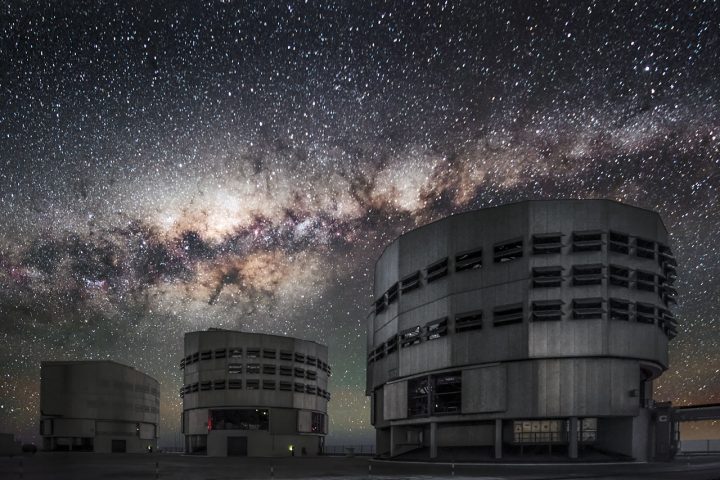 Proyecto de ley busca proteger la observación astronómica del impacto industrial