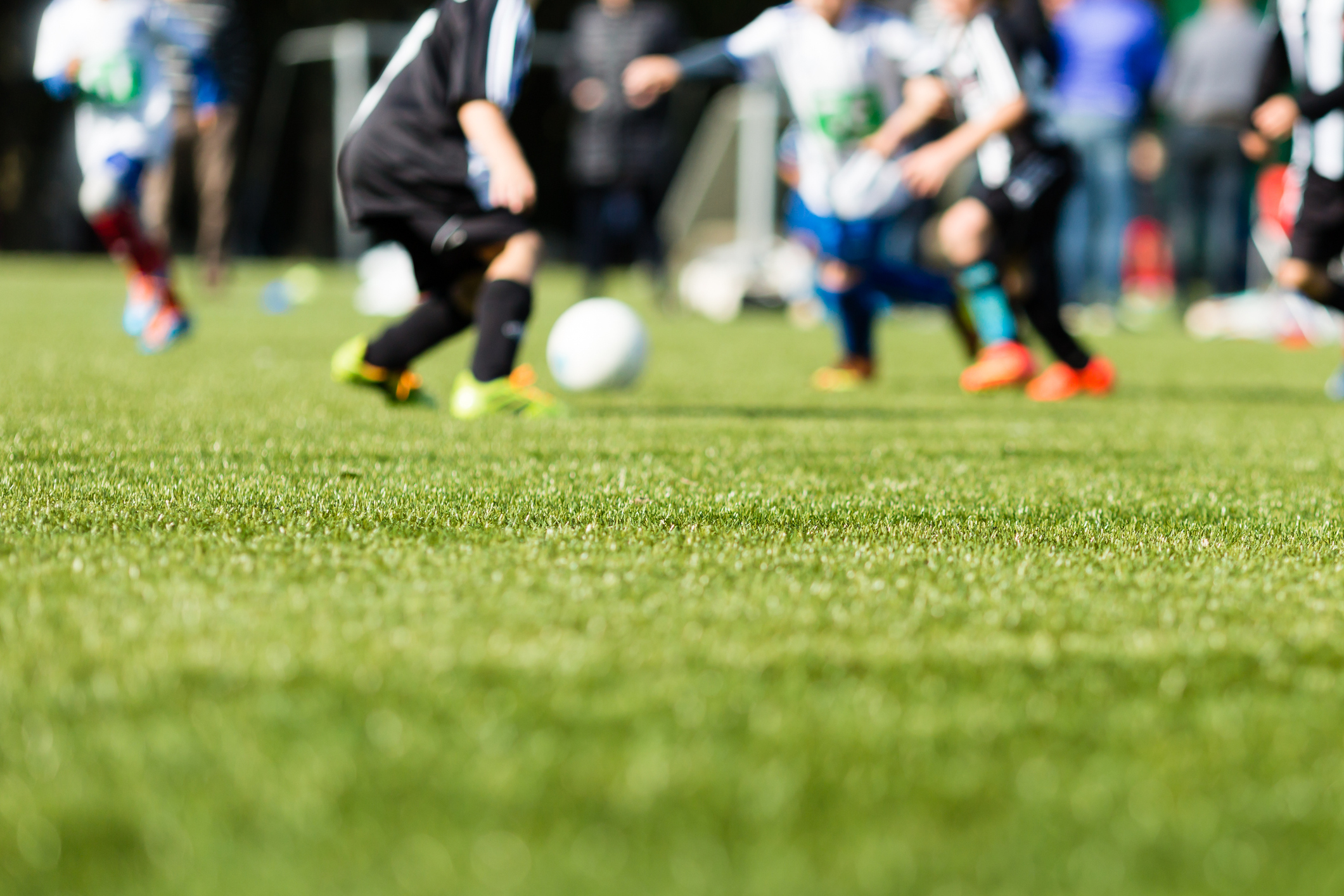 Nueva Ley busca impulsar el deporte en colegios, pero estudio advierte sobre la condición física pediátrica