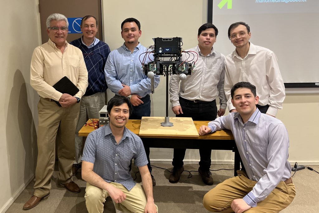 B1P0: el primer robot bípedo diseñado y construido por universitarios chilenos