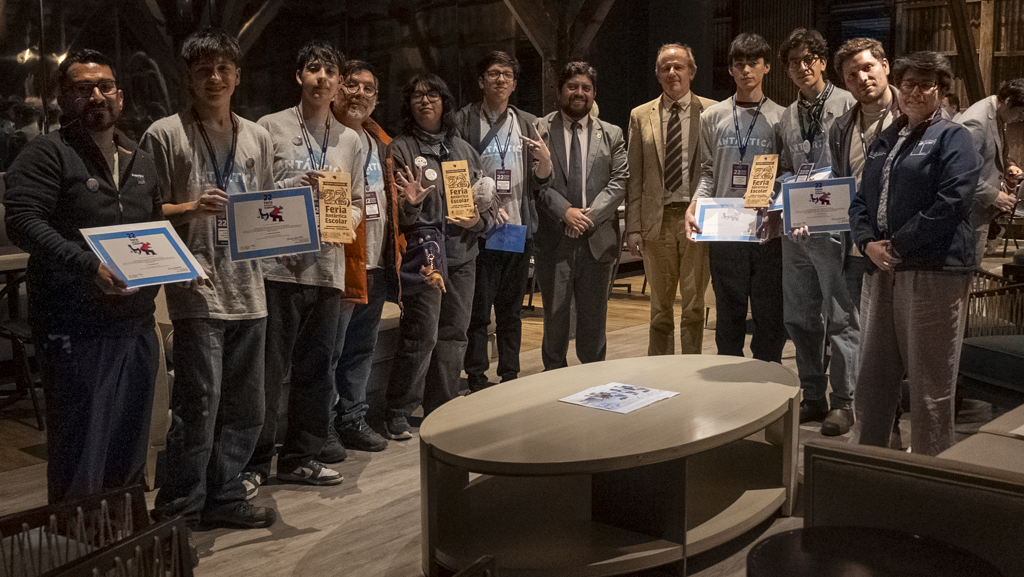 Estudiantes de Los Andes, Talca y Concepción cumplirán el sueño de viajar a la Antártica