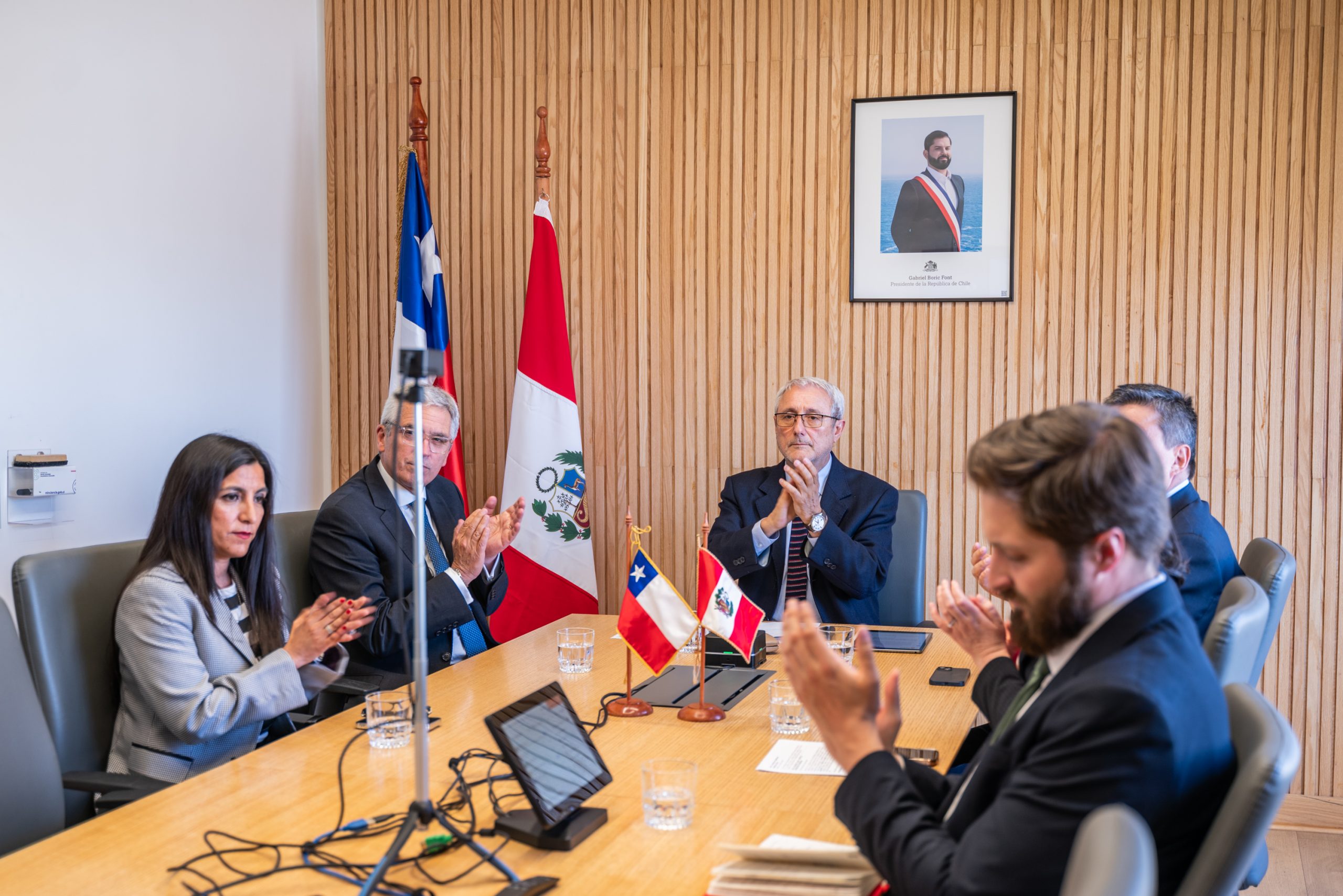 Perú se suma a Chile en el desarrollo de Latam-GPT, la primera IA soberana de la región