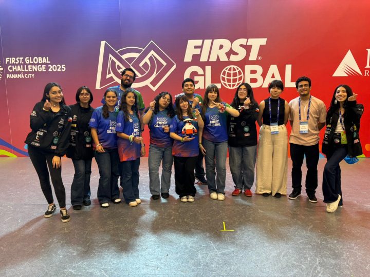 Estudiantes chilenas obtienen doble reconocimiento en mundial de robótica en Panamá