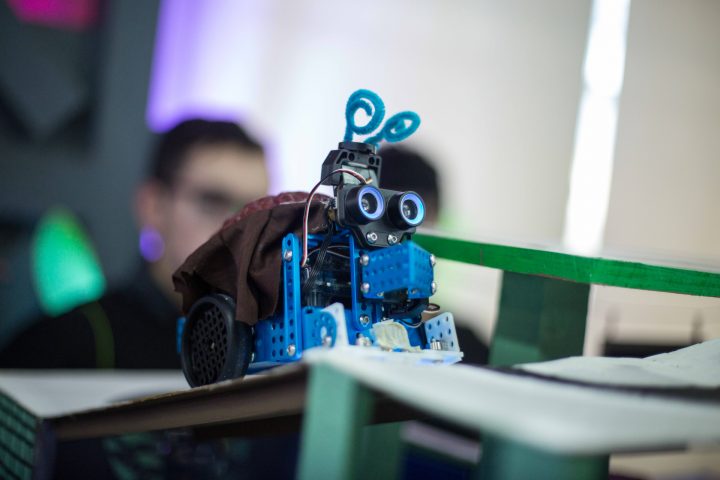 Más de 90 estudiantes participaron en competencia de robótica en Valparaíso