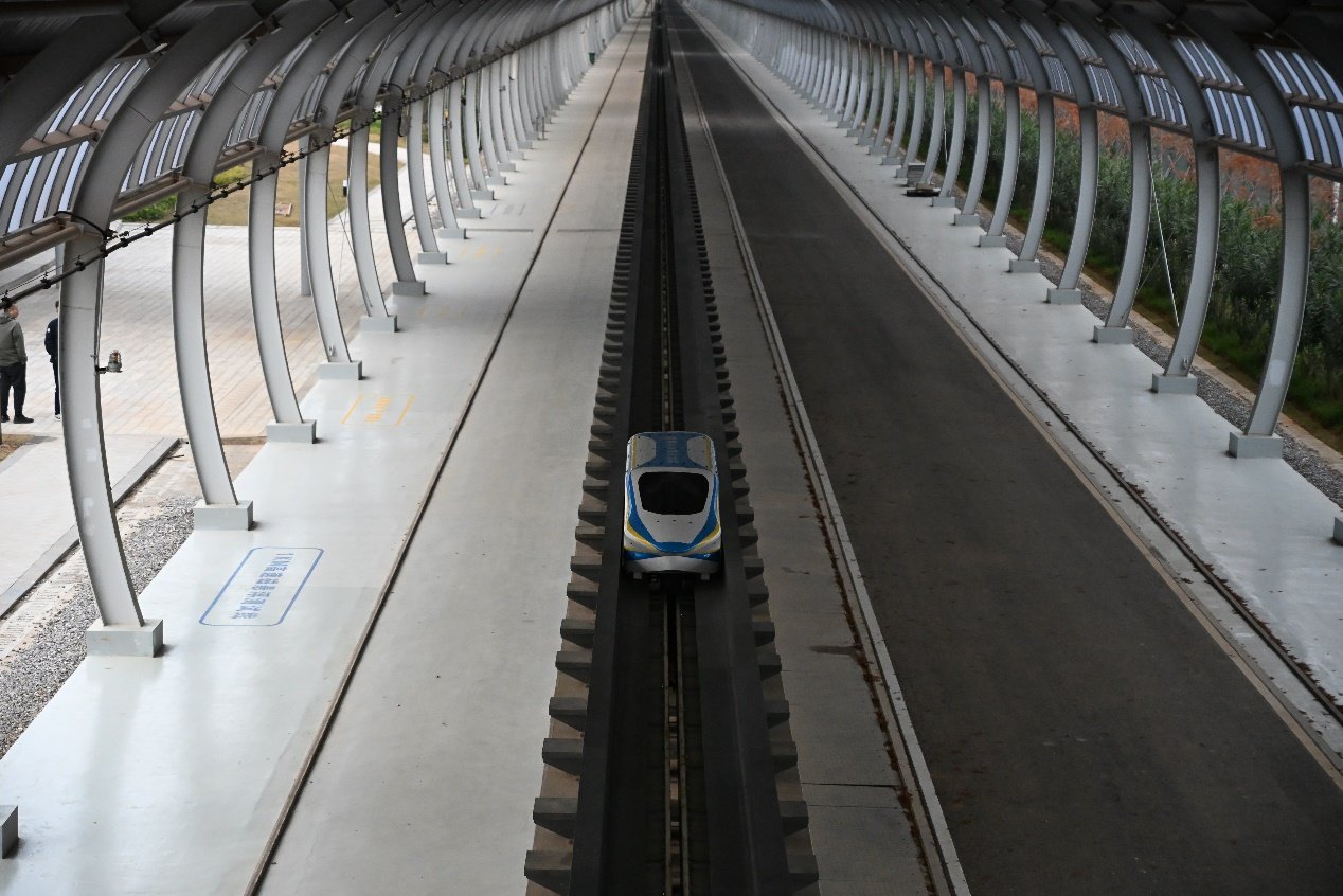 China logra acelerar un vehículo maglev de 0 a 700 km/h en solo dos segundos