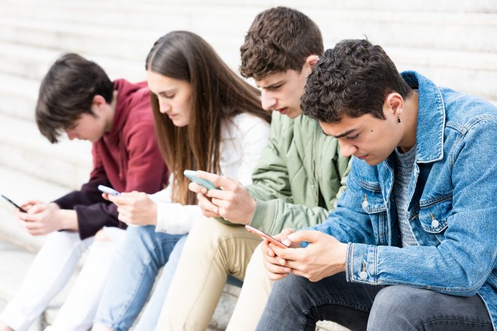 Entra en vigencia en Australia la ley que prohíbe las redes sociales a menores de 16 años