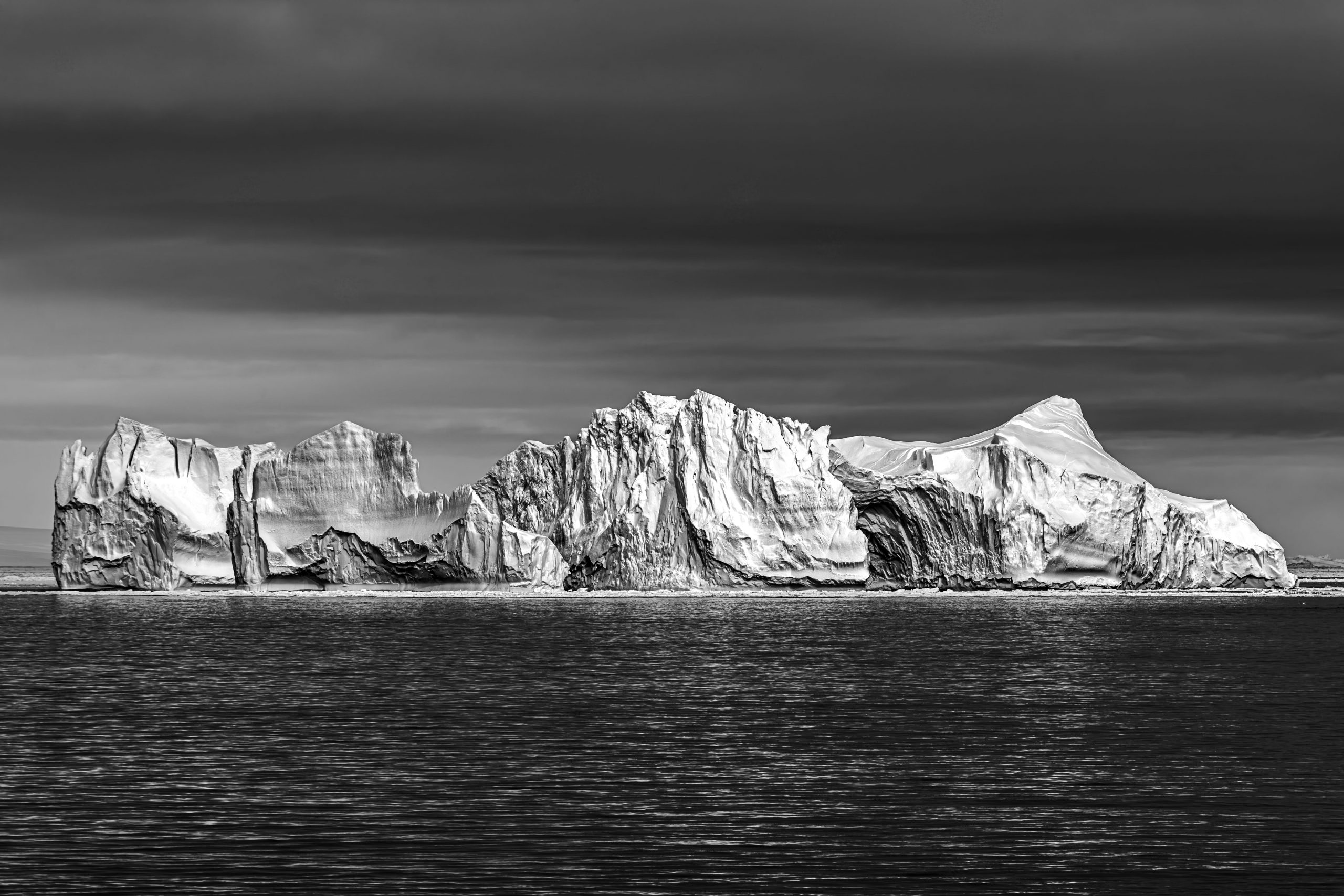 Meteorólogo chileno obtiene doble reconocimiento internacional por sus fotografías de la Antártica