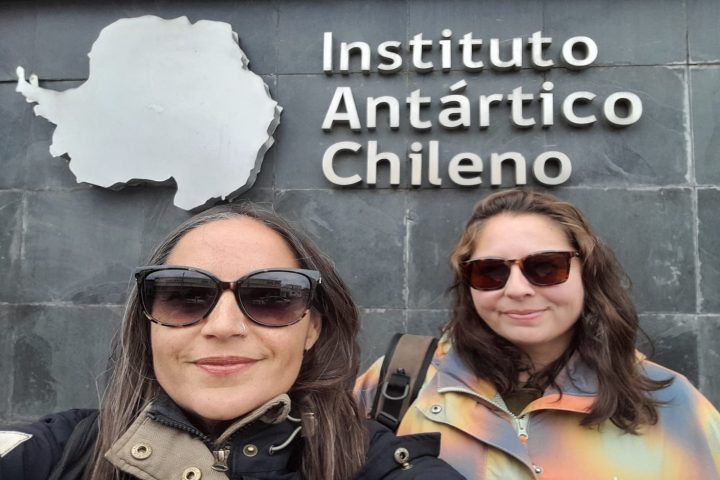 El equipo científico está integrado por la Dra. Gabriela Aguirre, académica de la Facultad de Ciencias de la Salud de la UNAP, y la Dra. Lisette Zenteno, investigadora de la CCHEN.