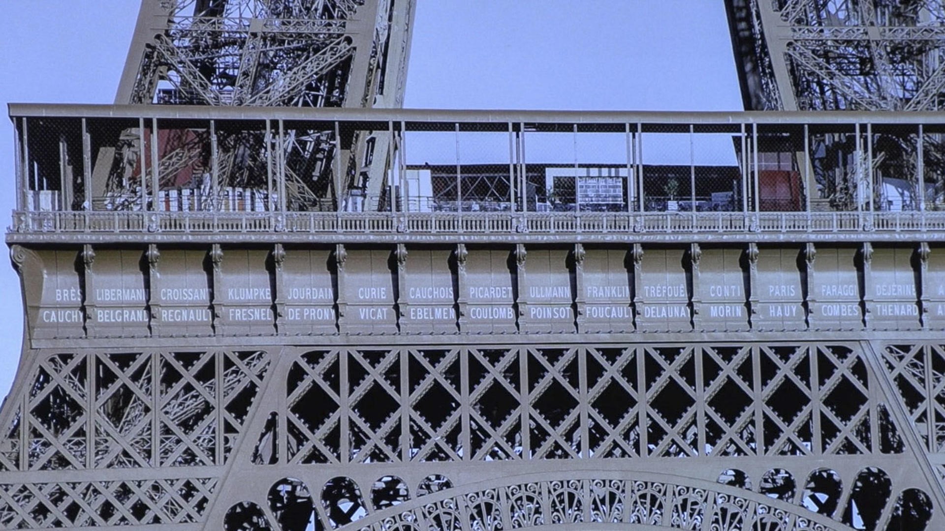 Marie Curie y Suzanne Veil entre los 72 nombres de científicas que serán grabadas en la Torre Eiffel