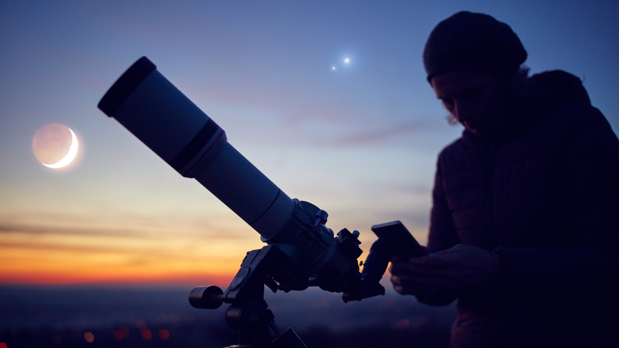 UC abre postulaciones para su primer Diplomado en Astronomía General online