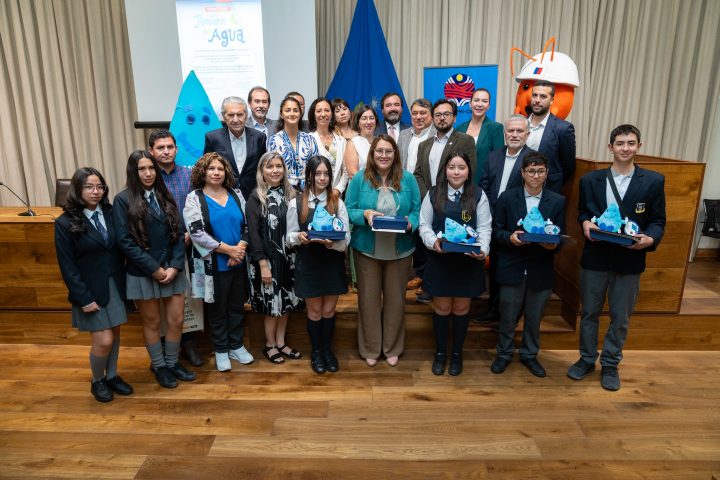 Ocho proyectos escolares buscan representar a Chile en el 