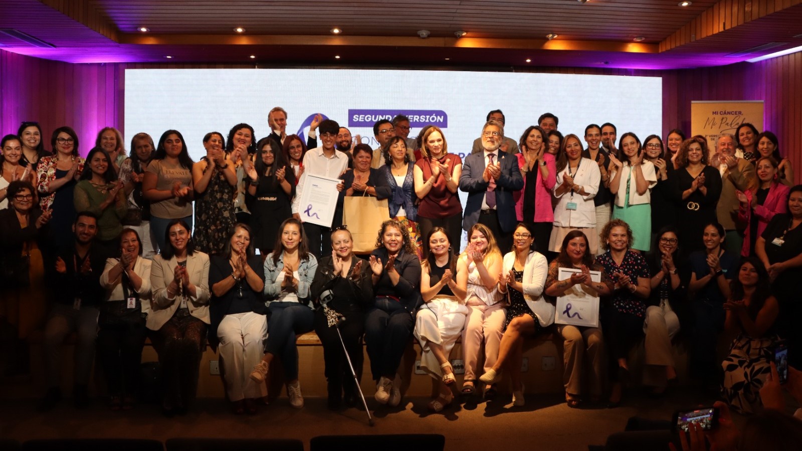 Concurso premió relatos que humanizan la lucha contra el cáncer